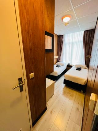 Twin Room with 2 Separate Beds 3